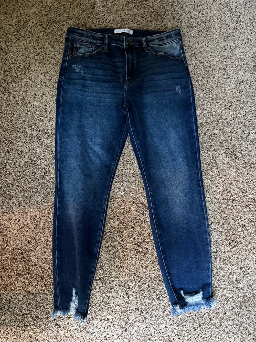 KanCan Dark wash distressed Ankle Crop Skinny Jeans with raw hem 15/31